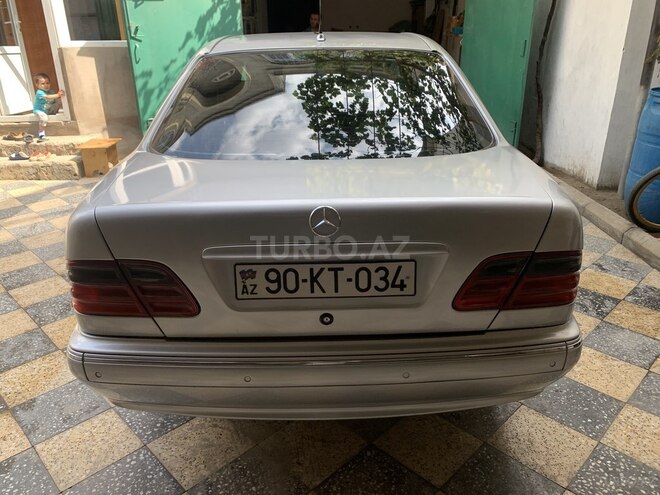 Mercedes E 220 2001, 350,000 km - 2.2 l - Bakı