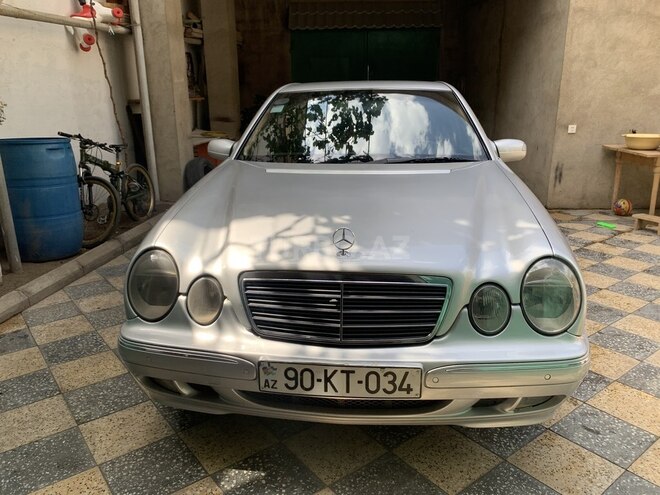 Mercedes E 220 2001, 350,000 km - 2.2 l - Bakı