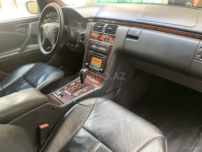 Mercedes E 220 2001, 350,000 km - 2.2 l - Bakı