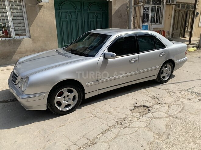Mercedes E 220 2001, 350,000 km - 2.2 l - Bakı