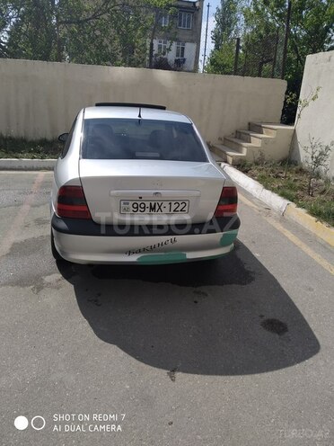Opel Vectra 1998, 270,000 km - 2.0 l - Bakı