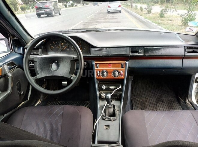 Mercedes E 200 1992, 222,222 km - 2.0 l - Sumqayıt