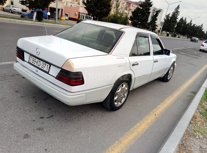 Mercedes E 200 1992, 222,222 km - 2.0 l - Sumqayıt
