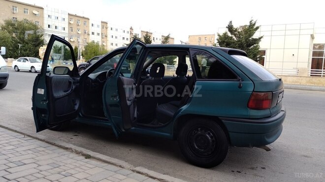 Opel Astra 1997, 390,000 km - 1.6 l - Bakı