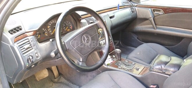 Mercedes E 230 1996, 320,000 km - 2.3 l - Gəncə
