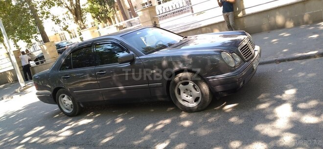 Mercedes E 230 1996, 320,000 km - 2.3 l - Gəncə