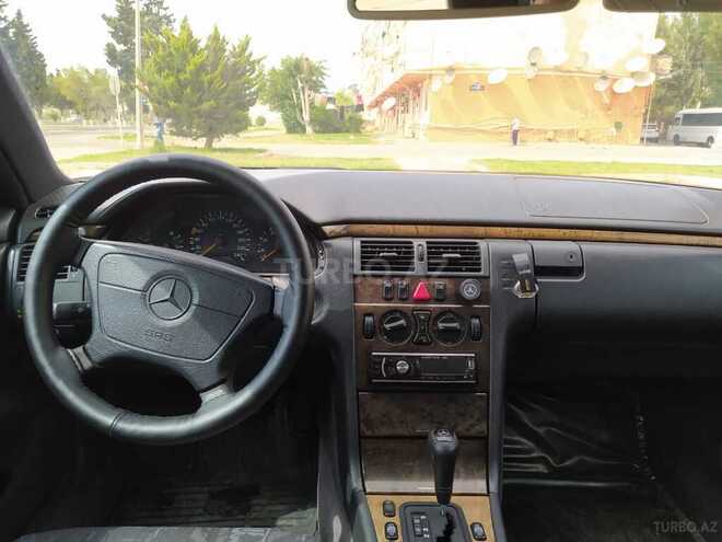 Mercedes E 240 1998, 230,412 km - 2.4 l - Sumqayıt