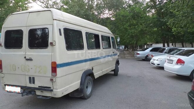 Mercedes 410 D 1988, 356,000 km - 2.3 l - Şirvan