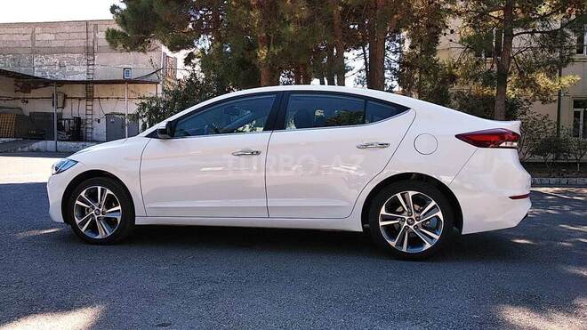 Hyundai Elantra 2018, 81,000 km - 2.0 l - Bakı