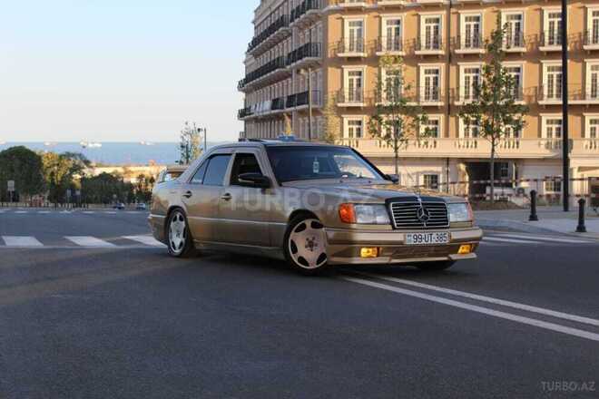 Mercedes E 200 1987, 365,893 km - 2.0 l - Bakı