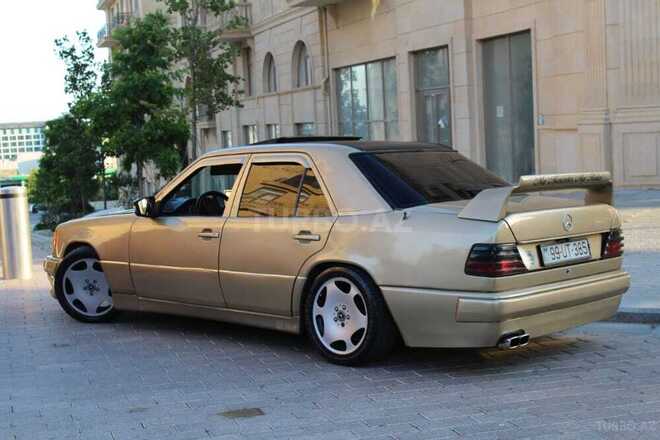 Mercedes E 200 1987, 365,893 km - 2.0 l - Bakı