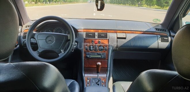 Mercedes E 240 1998, 295,000 km - 2.4 л - Gəncə