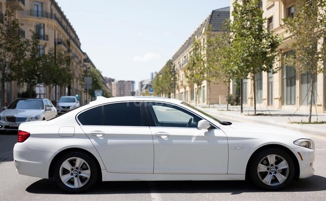 BMW 528 2011, 135,000 km - 2.0 л - Bakı