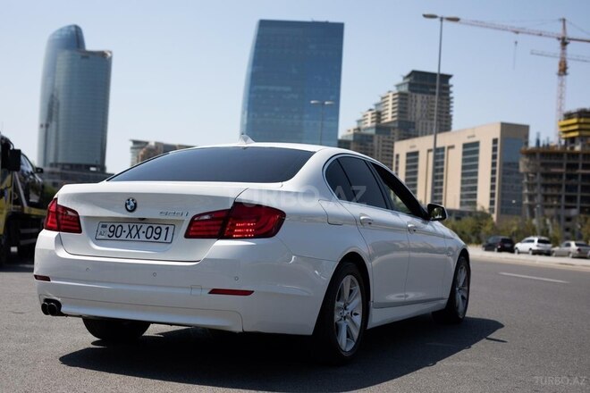 BMW 528 2011, 135,000 km - 2.0 л - Bakı