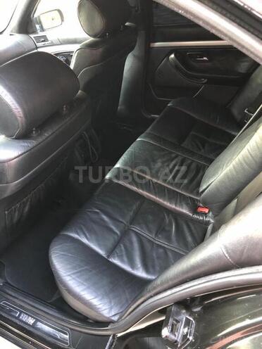 BMW 528 1998, 296,000 km - 2.8 l - Bakı