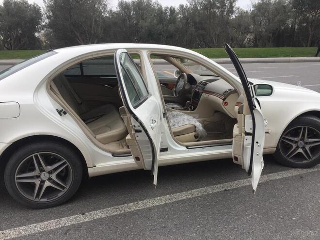 Mercedes E 240 2003, 323,000 km - 2.4 l - Bakı