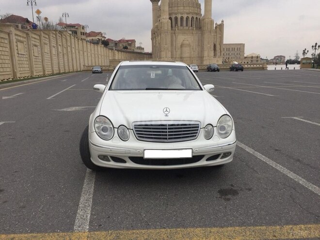 Mercedes E 240 2003, 323,000 km - 2.4 l - Bakı