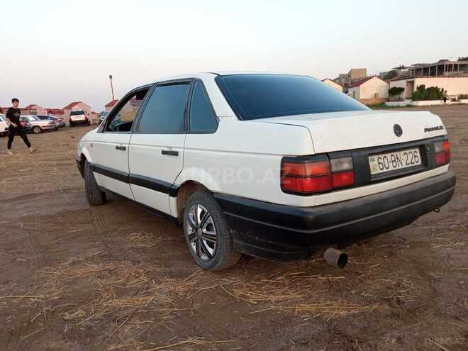 Volkswagen Passat 1992, 256,000 km - 1.5 л - Bakı