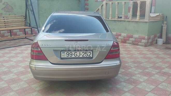 Mercedes E 220 2003, 277,000 km - 2.2 l - Bakı