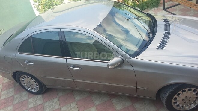 Mercedes E 220 2003, 277,000 km - 2.2 l - Bakı