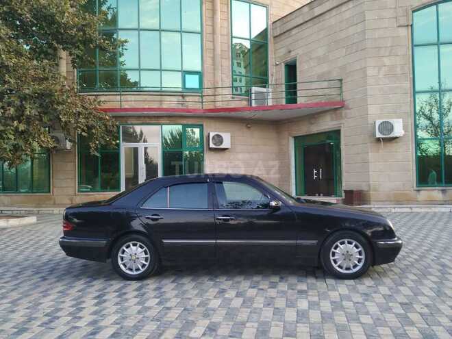 Mercedes E 220 2000, 385,000 km - 2.2 l - Sumqayıt