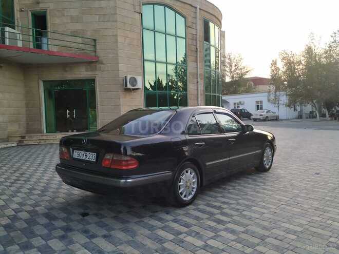 Mercedes E 220 2000, 385,000 km - 2.2 l - Sumqayıt