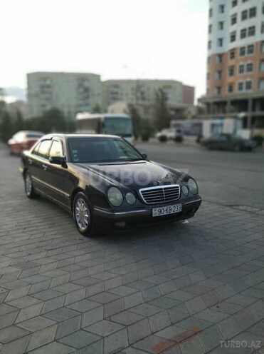 Mercedes E 220 2000, 385,000 km - 2.2 l - Sumqayıt