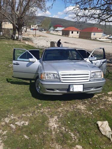 Mercedes C 230 1997, 175,000 km - 2.3 l - Bakı
