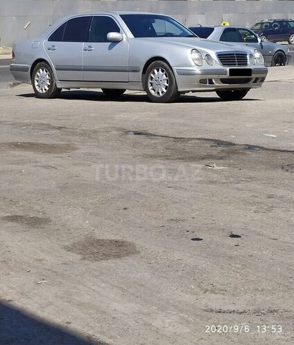 Mercedes E 220 2001, 444,324 km - 2.2 l - Bakı