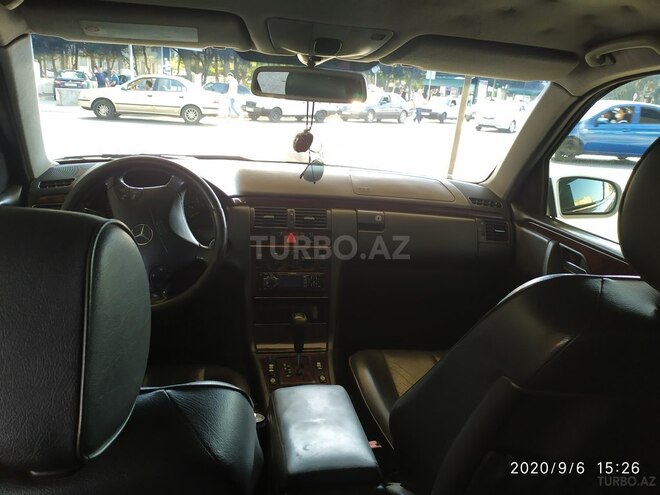 Mercedes E 220 2001, 444,324 km - 2.2 l - Bakı