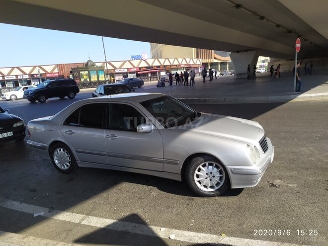Mercedes E 220 2001, 444,324 km - 2.2 l - Bakı
