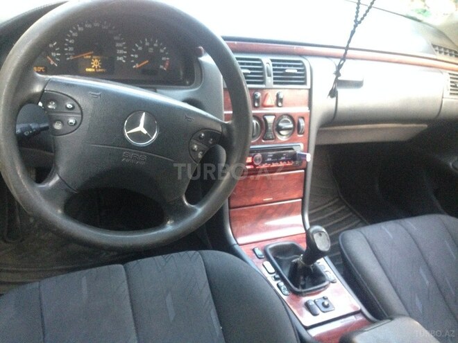 Mercedes E 200 2000, 212,000 km - 2.0 l - Bakı