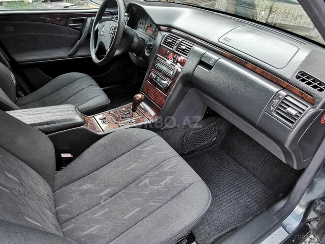 Mercedes E 270 1999, 416,419 km - 2.7 л - Cəlilabad