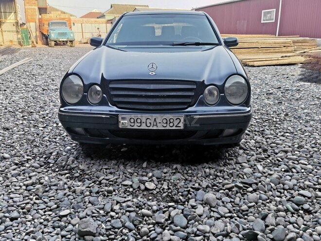 Mercedes E 270 1999, 416,419 km - 2.7 л - Cəlilabad