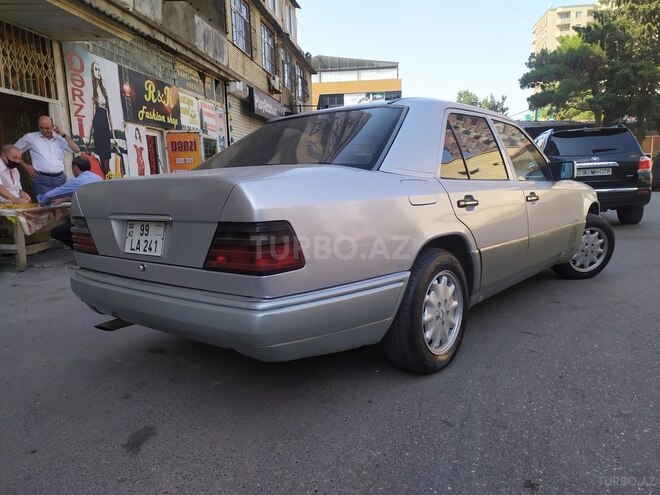 Mercedes E 200 1993, 550,000 km - 2.0 l - Bakı