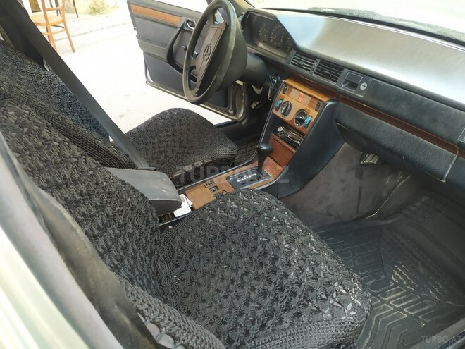 Mercedes E 200 1993, 550,000 km - 2.0 l - Bakı