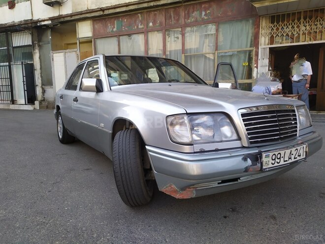 Mercedes E 200 1993, 550,000 km - 2.0 l - Bakı
