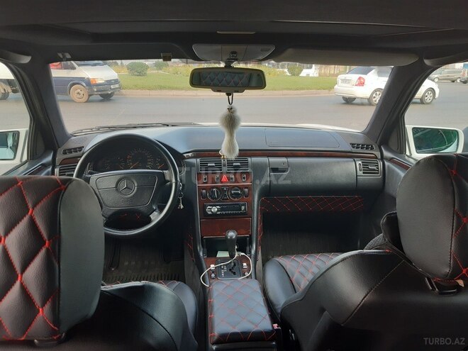 Mercedes E 230 1996, 116,670 km - 2.3 l - Bakı