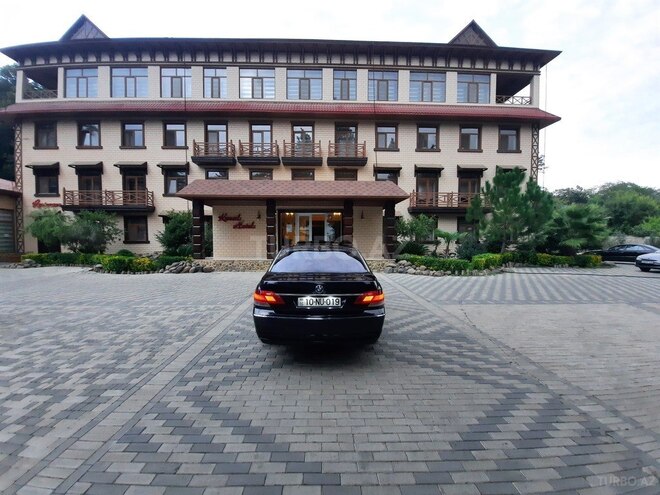 BMW 750 2005, 250,000 km - 4.8 l - Liman