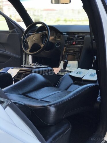 Mercedes E 240 2000, 313,081 km - 2.4 l - Bakı