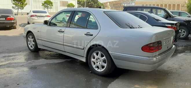Mercedes E 240 1998, 295,000 km - 2.4 l - Bakı