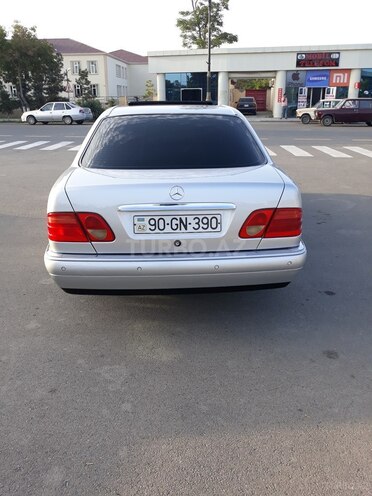 Mercedes E 240 1998, 600,000 km - 2.4 л - Saatlı