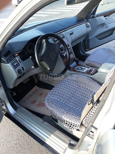 Mercedes E 240 1998, 600,000 km - 2.4 л - Saatlı