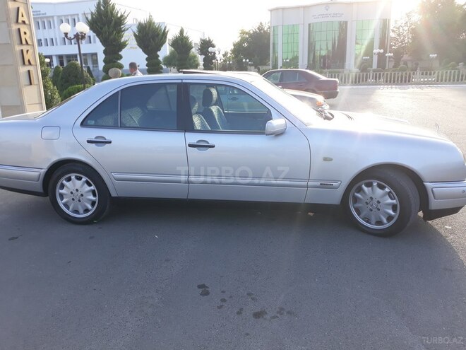 Mercedes E 240 1998, 600,000 km - 2.4 л - Saatlı