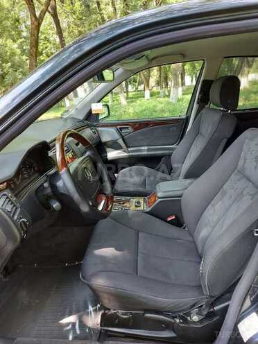 Mercedes E 240 1999, 366,000 km - 2.4 л - Bakı