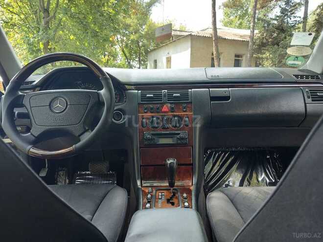 Mercedes E 240 1999, 366,000 km - 2.4 л - Bakı