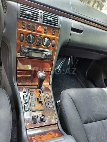 Mercedes E 240 1999, 366,000 km - 2.4 л - Bakı