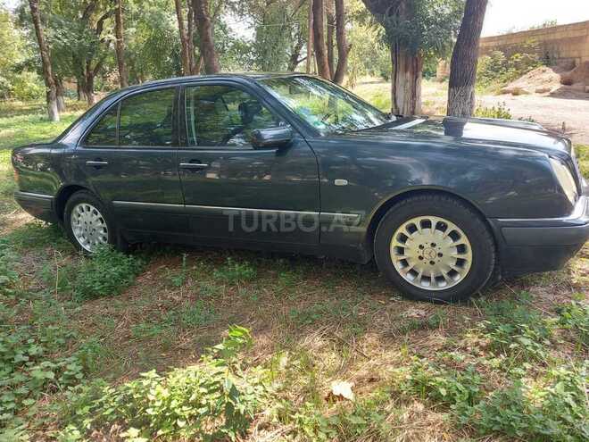 Mercedes E 240 1999, 366,000 km - 2.4 л - Bakı