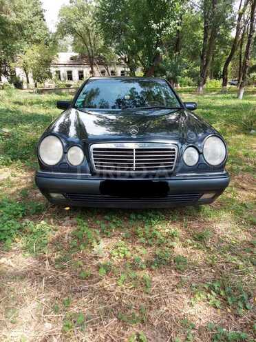 Mercedes E 240 1999, 366,000 km - 2.4 л - Bakı