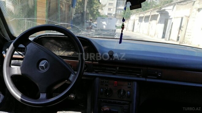 Mercedes  1980, 100,000 km - 2.5 l - Bakı